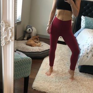 Lululemon Wunder Under size 4 red